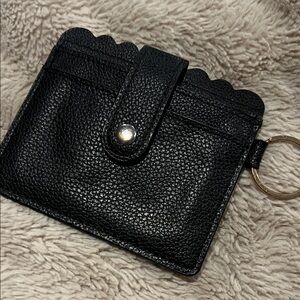 Black Scalloped Edge Cardholder Wallet with Keyring